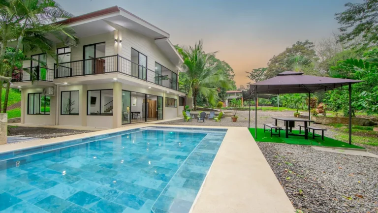 Casa del Rio vacation home in La Fortuna
