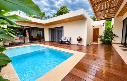 Casa Amarí | Private Pool & Volcano Views in La Fortuna